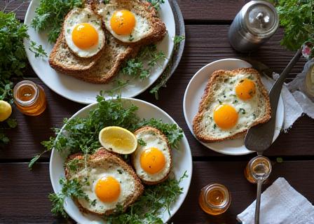 Höchauflösender Berliner Brunch-Tisch